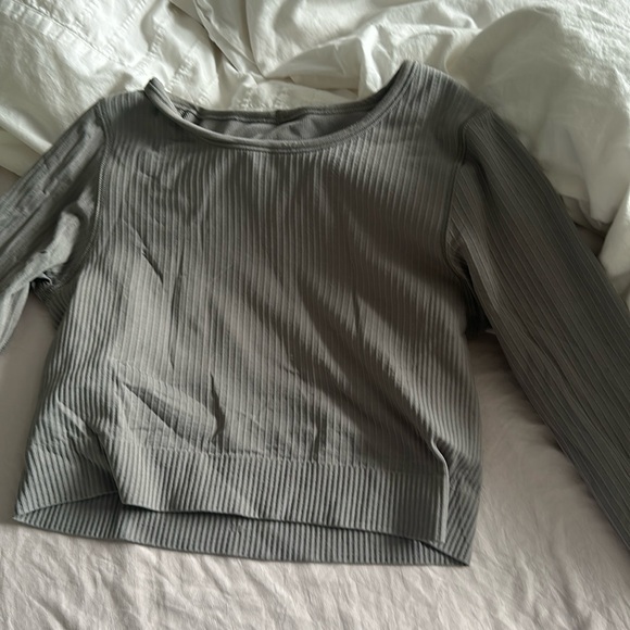 lululemon gray active top - Picture 1 of 1